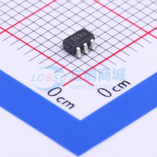 GaAsPHEMT3V控制SPDT射频开关0.1-2.5GHz实物图