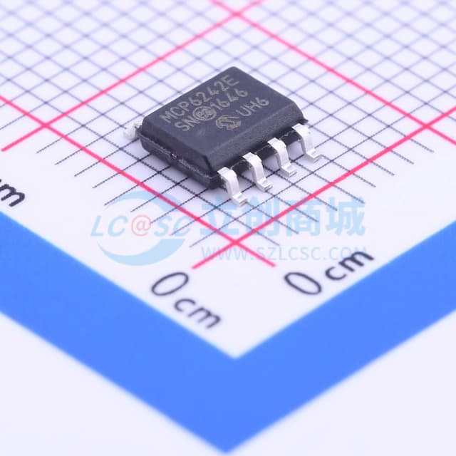 50 μA、550 kHz 轨到轨运算放大器实物图