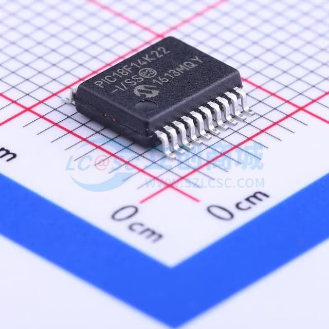 采用微功耗XLP技术的20引脚闪存微控制器实物图
