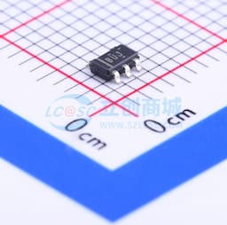 具有低噪声和使能功能的 200mA、低 IQ、低压降稳压器缩略图