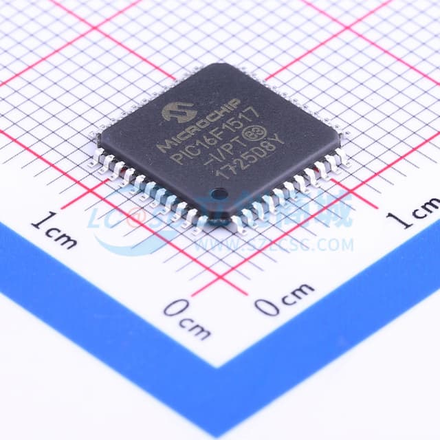 采用XLP技术的28/40/44引脚闪存微控制器实物图