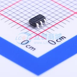 具有低 IQ 和使能功能的 250mA、低噪声、高 PSRR、超低压降稳压器缩略图