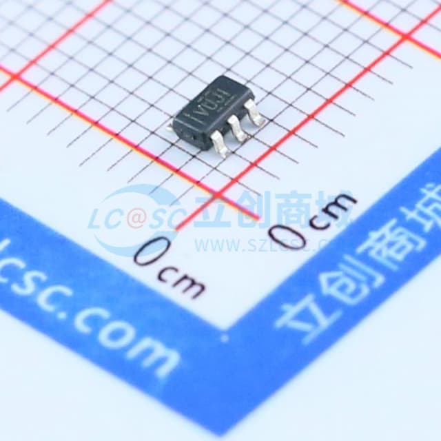 具有主动输出放电和使能功能的 150mA、低压降无电容稳压器实物图