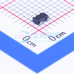 具有低噪声和使能功能的 200mA、低 IQ、低压降稳压器缩略图