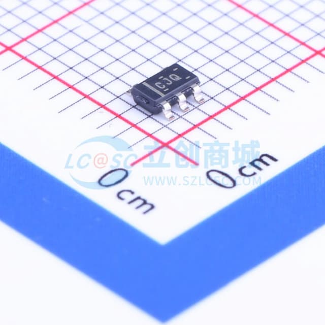具有低噪声和使能功能的 200mA、低 IQ、低压降稳压器实物图