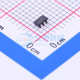 具有使能功能和 -40°C 至 +105°C 工作温度范围的 150mA、毫微级 IQ、低压降稳压器缩略图