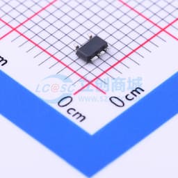 具有使能功能和 -40°C 至 +105°C 工作温度范围的 150mA、毫微级 IQ、低压降稳压器缩略图
