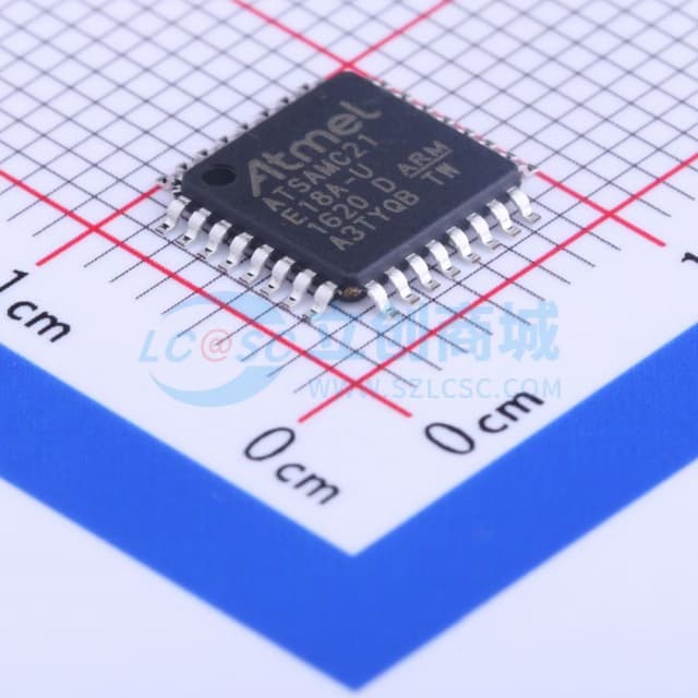 ATSAMC21E18A-AUT实物图