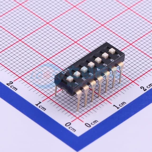 间距2.54mm 平拨,凸起式 7位拨码开关 【拨码】实物图