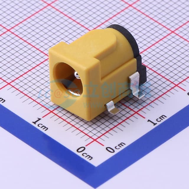 DC电源插座 内径:2mm 外径:6.4mm实物图