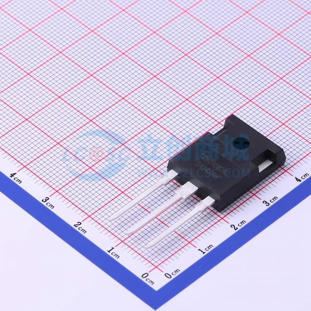 C2M090W240实物图