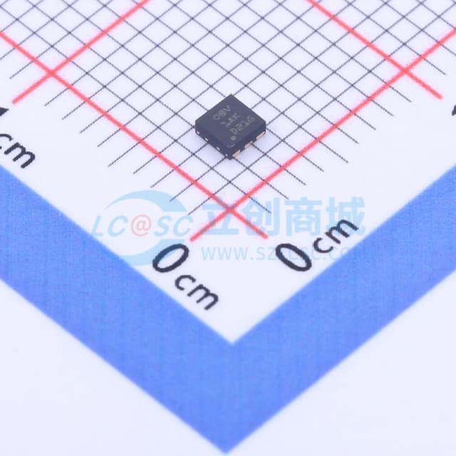 采用2mm x 2mm WSON封装、具备PWM亮度控制功能的白光LED驱动器实物图