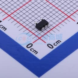 具有反向电流保护和使能功能的 150mA、超低 IQ、低压降稳压器缩略图