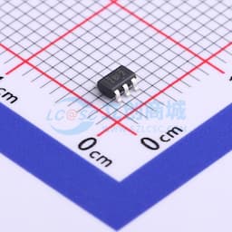 汽车类 150mA、电池供电运行 (40V)、高 PSRR、低 IQ、低压降稳压器缩略图