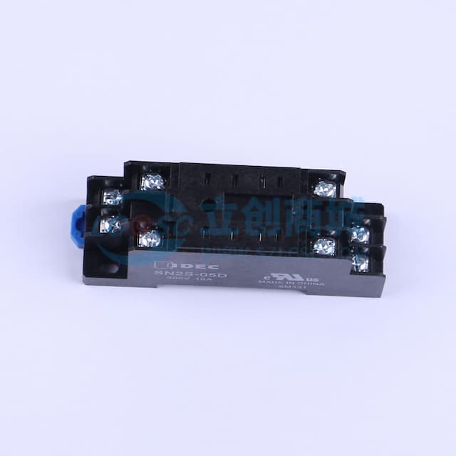 8脚中间继电器底座实物图