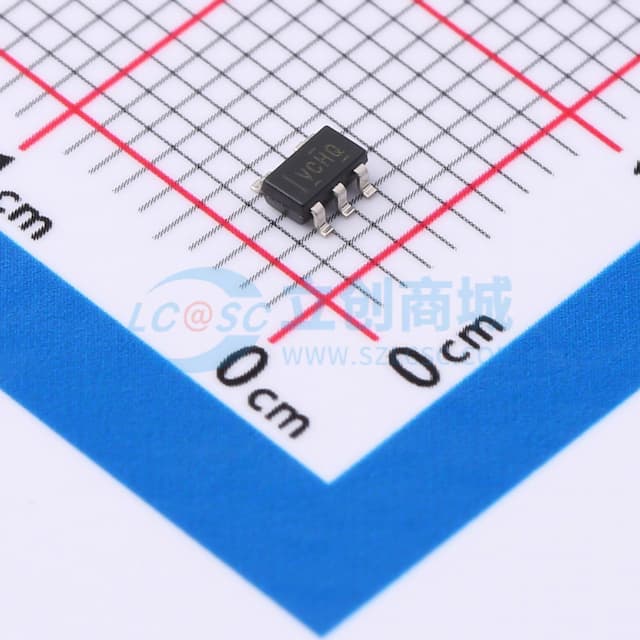 具有使能功能的 300mA、低 IQ、低压降无电容稳压器实物图