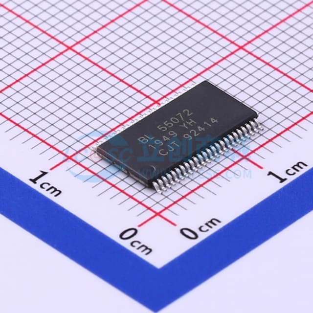 电压2.5V~5.5V 配置36x4bit的LCD驱动实物图