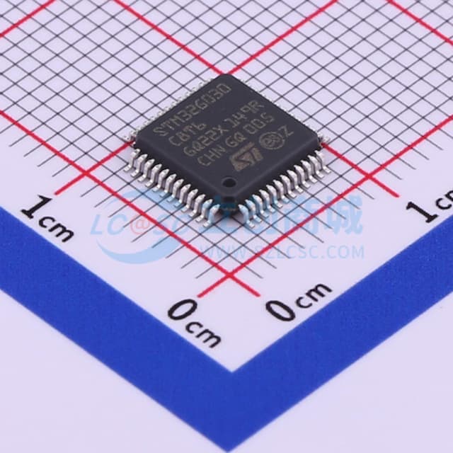 主流超值系列Arm Cortex-M0+ MCU，具有64 KB Flash存储器、8 KB RAM、64 MHz CPU、2x USART、定时器、ADC和通信接口，2-3.6V实物图