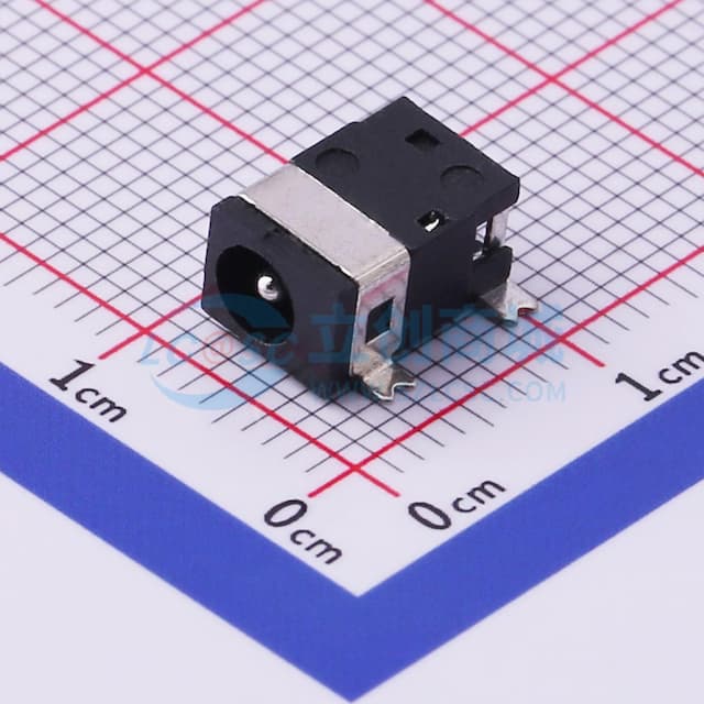 DC电源插座 内径:1.3mm 外径:3.7mm实物图