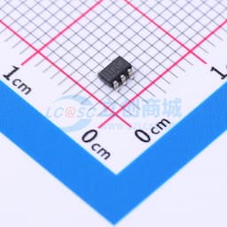 具有使能功能的 500mA、高 PSRR、低 IQ、低压降稳压器缩略图