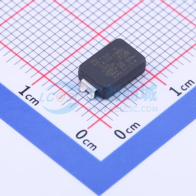 等级:Y1 470pF ±20% 400V实物图