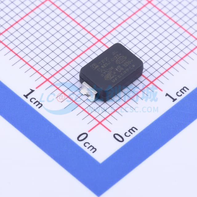 等级:Y1 68pF ±5% 400V实物图