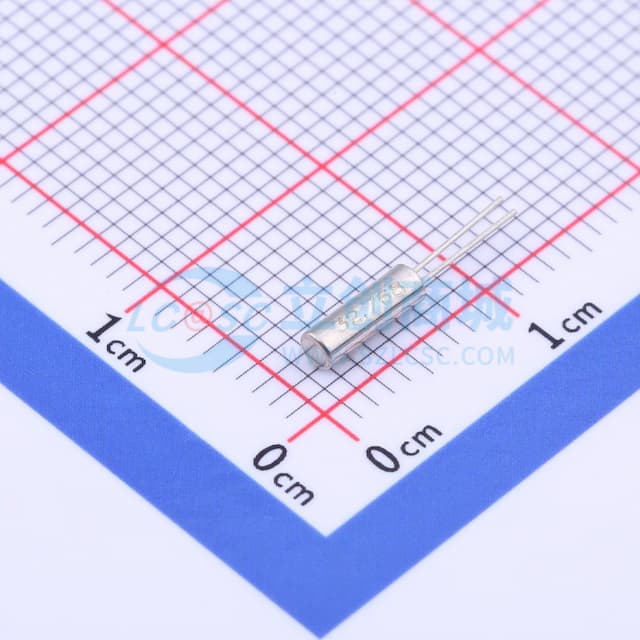 32.768kHz ±20ppm 6pF 【插件】实物图