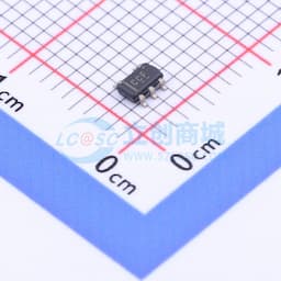 具有低噪声和使能功能的 200mA、低 IQ、低压降稳压器缩略图