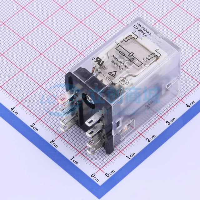 小型中功率12V继电器 双刀双掷实物图