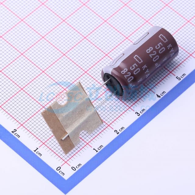 820uF ±20% 50V实物图