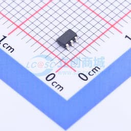具有使能功能的汽车类 300mA、低 IQ、低压降稳压器缩略图