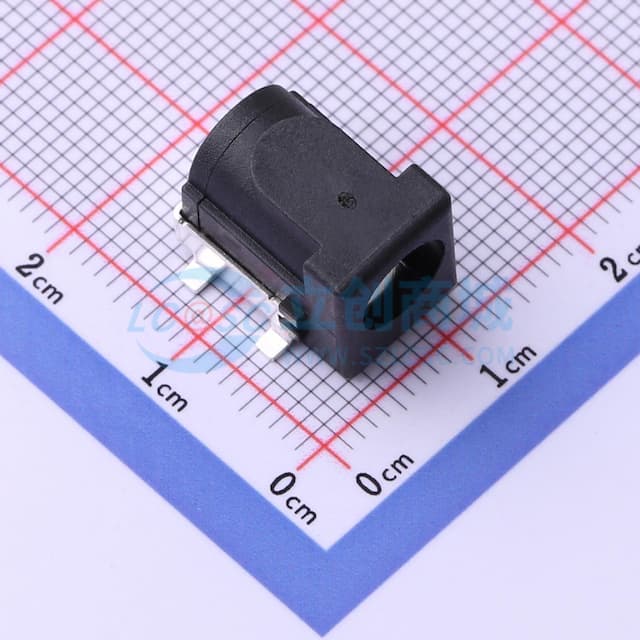 DC电源插座 内径:2.5mm 外径:6.5mm实物图