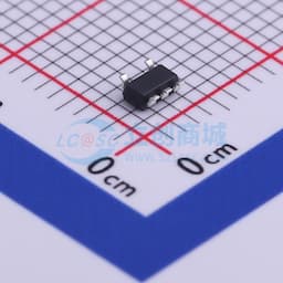 具有使能功能的 300mA、低 IQ、低压降稳压器缩略图