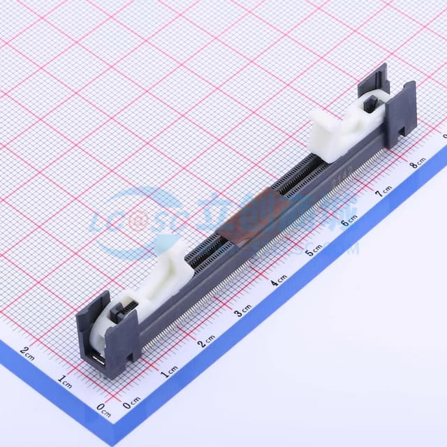 SODDR4 连接器实物图