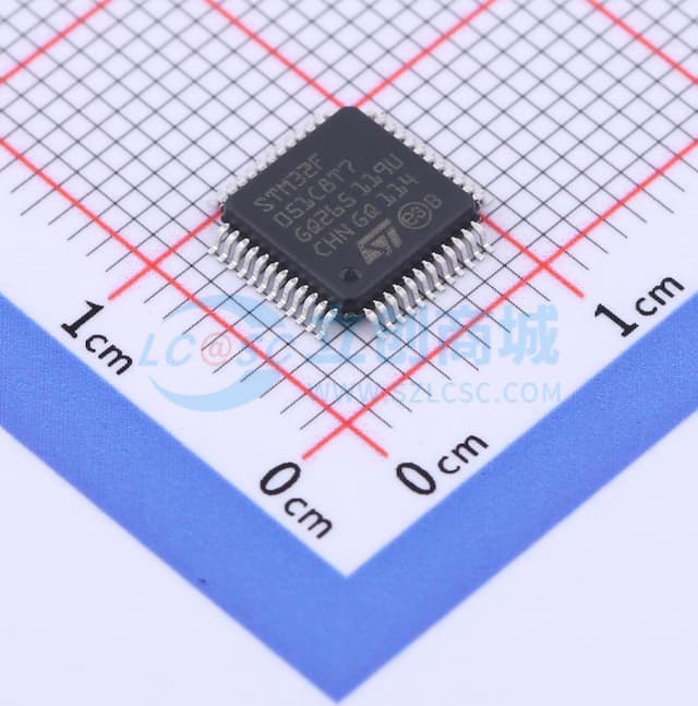 主流ARM Cortex-M0基本型系列MCU，具有64 KB Flash、48 MHz CPU、运动控制和CEC功能实物图