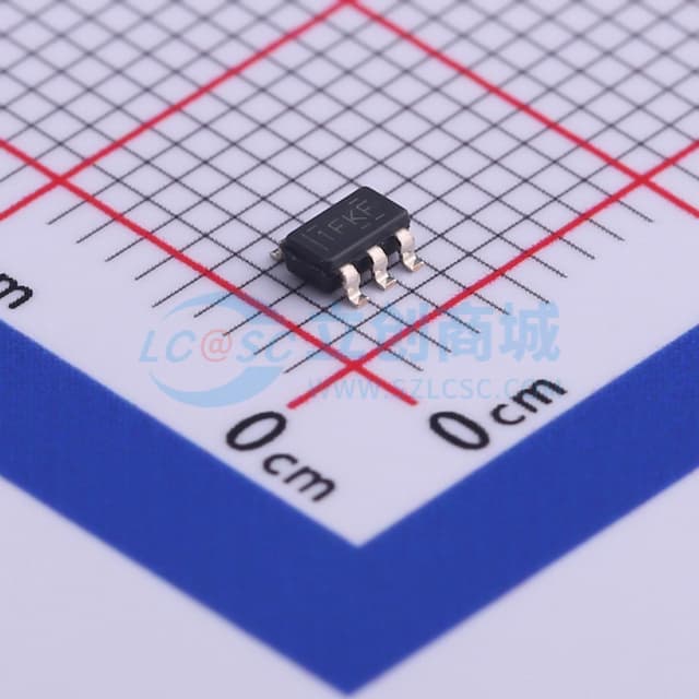 具有使能功能的 1A、低 IQ、高精度、低压降稳压器实物图