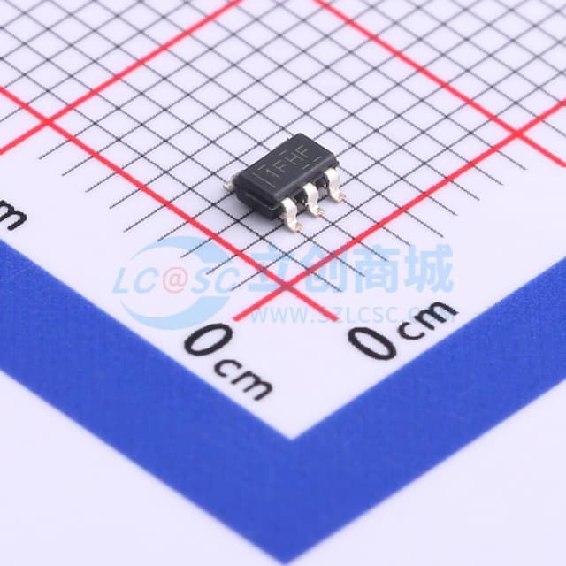 具有使能功能的 1A、低 IQ、高精度、低压降稳压器实物图