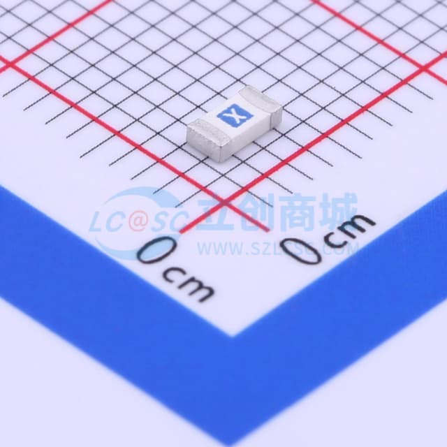 32V贴片式保险丝实物图