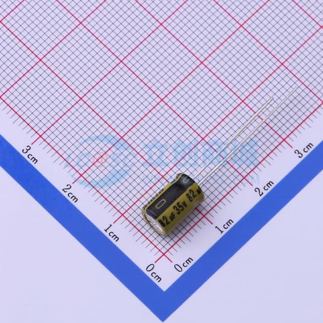 82uF ±20% 35V 【引线】实物图