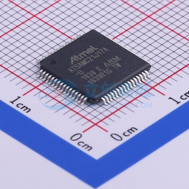 ATSAMC21J17A-AUT实物图