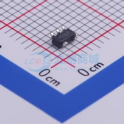 具有低 IQ 和使能功能的 250mA、低噪声、高 PSRR、超低压降稳压器缩略图
