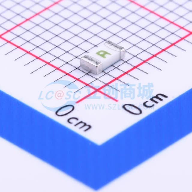 32V贴片式保险丝实物图
