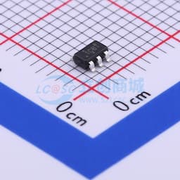 具有使能功能的 300mA、低 IQ、低压降稳压器缩略图