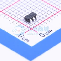 具有低 IQ 和使能功能的 250mA、低噪声、高 PSRR、超低压降稳压器缩略图