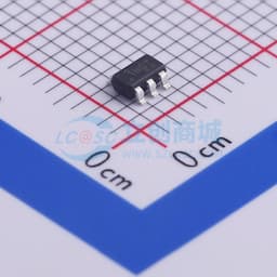 具有使能功能的 300mA、低 IQ、低压降稳压器缩略图