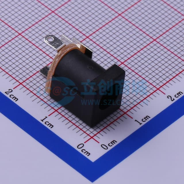 DC电源插座 内径:2mm 外径:6.4mm实物图