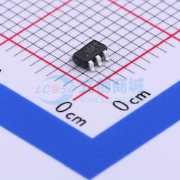 具有使能功能的 300mA、低 IQ、低压降稳压器缩略图
