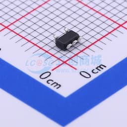 具有使能功能的 300mA、低 IQ、低压降稳压器缩略图