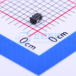 ±0.5°C精度的PWM温度传感器，采用5引脚SC-70封装缩略图