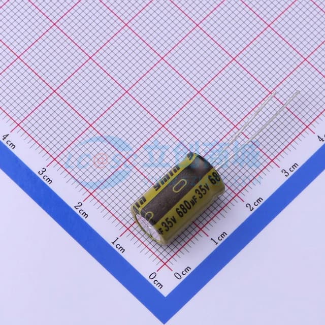 680uF ±20% 35V 【引线】实物图